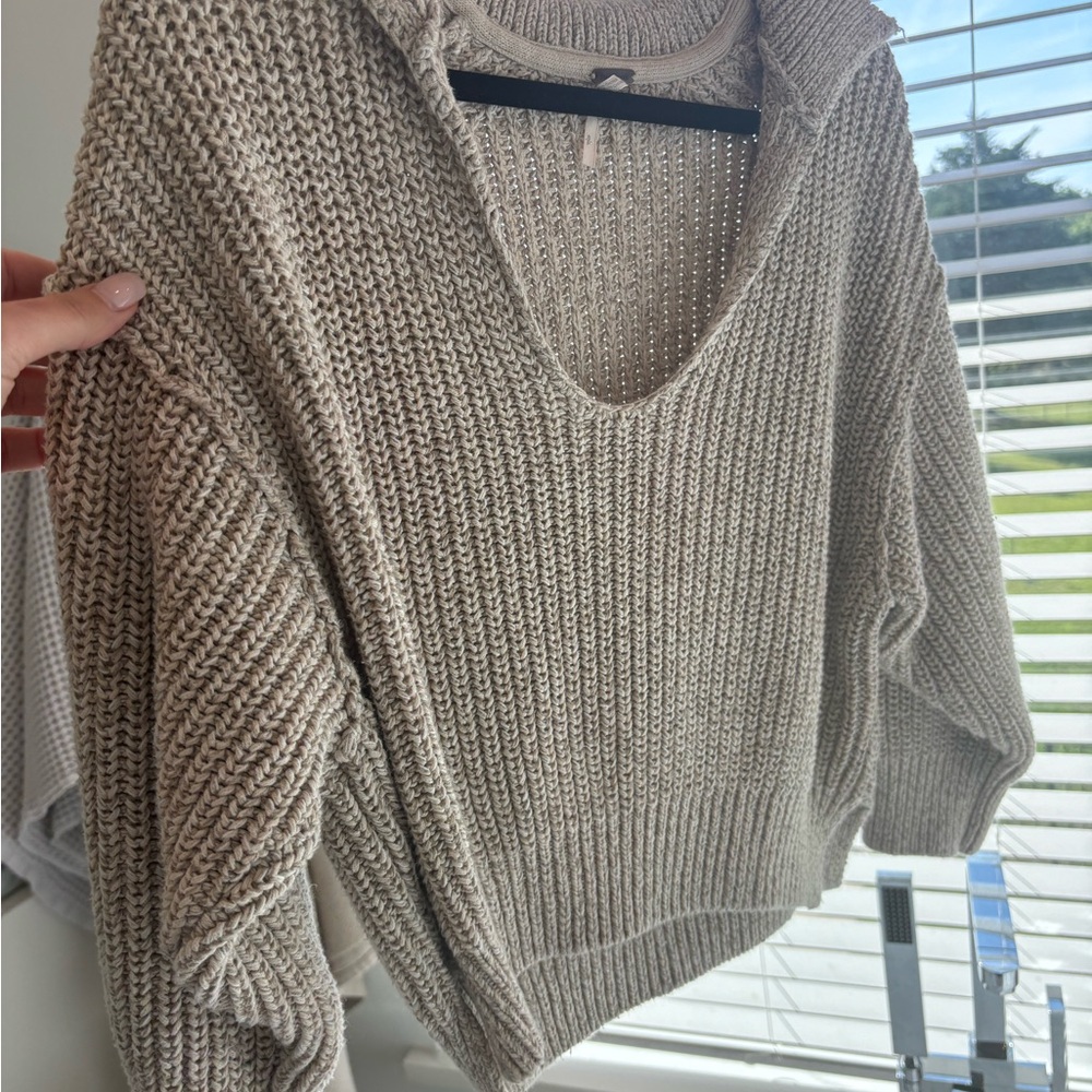 Free people - love this city - chunky cropped sweater